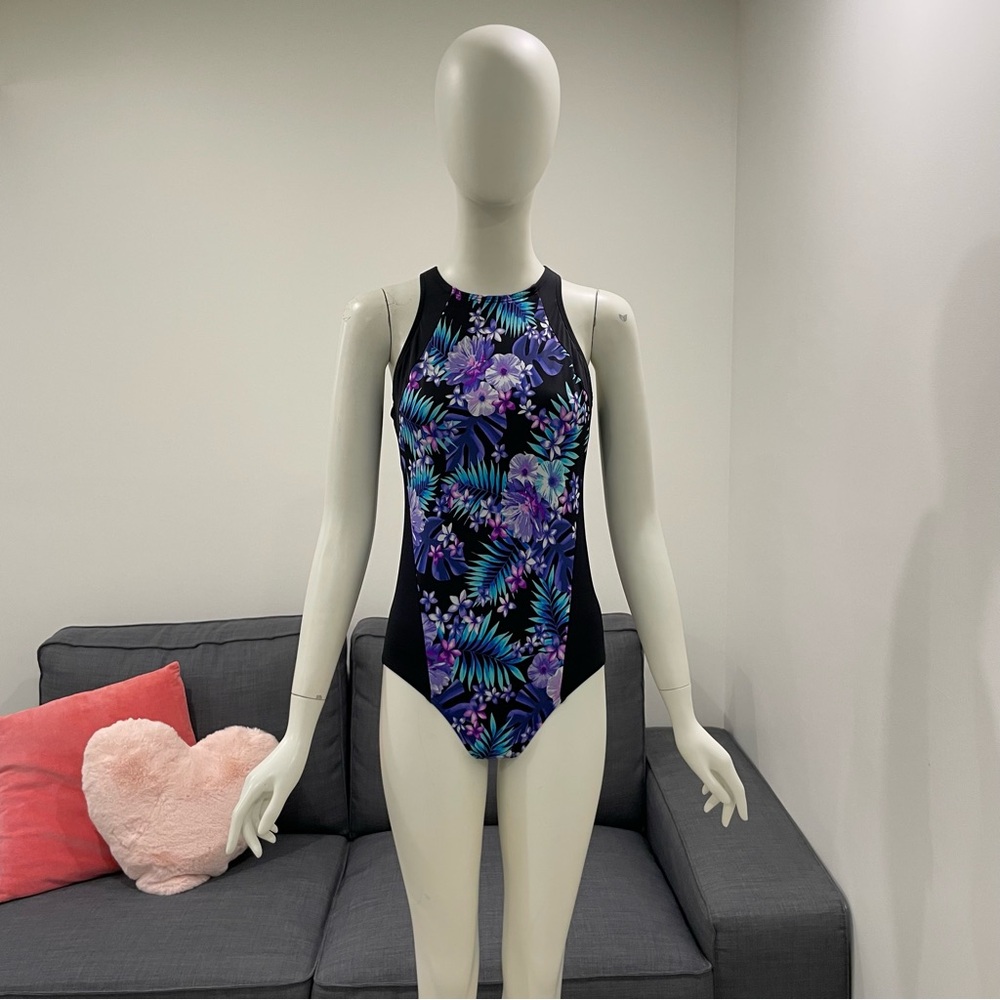 LANDS' END Women's One-Piece Swimsuit Size 6 High Neckline Supportive Smoothing